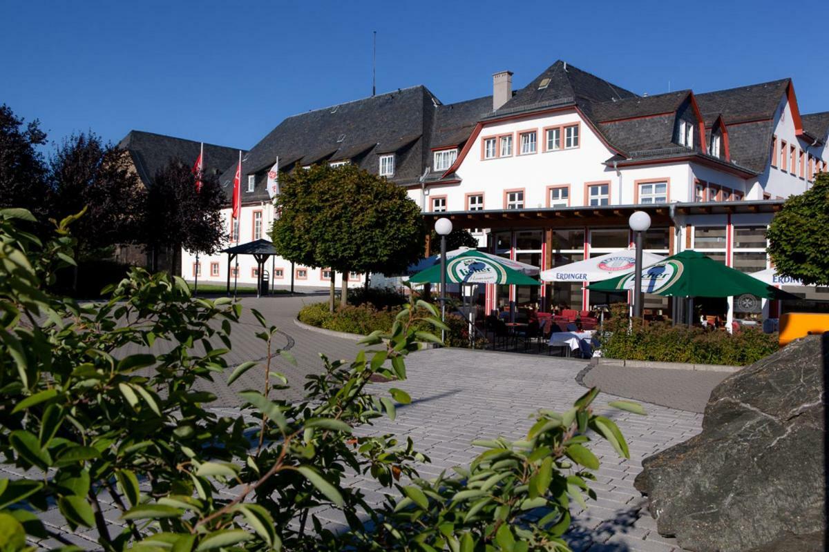 Johanniterhotel Nieder Weisel Exterior foto